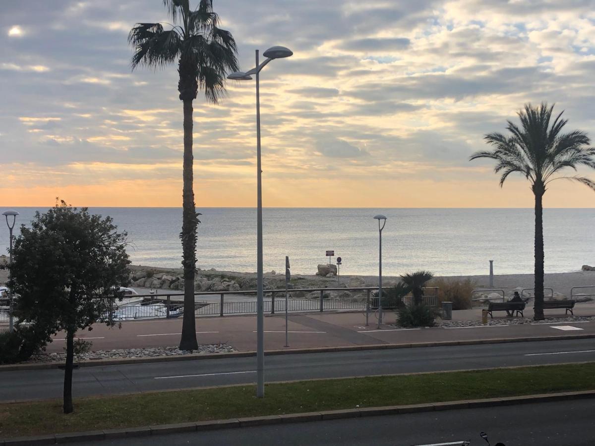 Appartement Au bord de la mer, vue plage , piscine, parking Cagnes-sur-Mer Extérieur photo