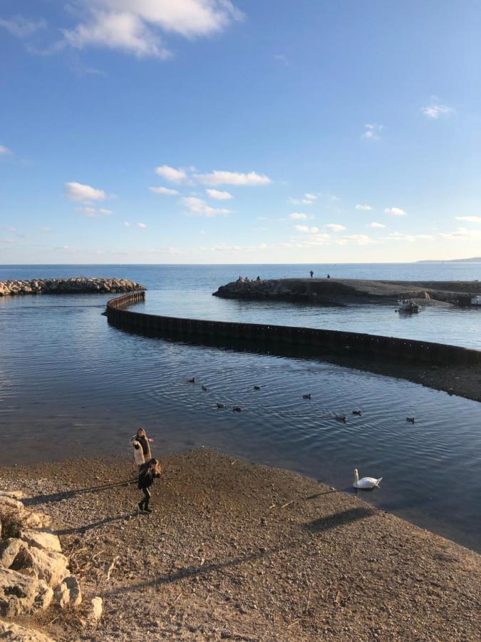 Appartement Au bord de la mer, vue plage , piscine, parking Cagnes-sur-Mer Extérieur photo