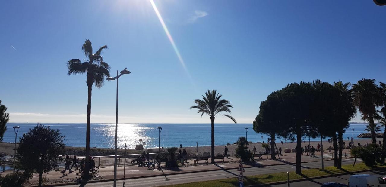 Appartement Au bord de la mer, vue plage , piscine, parking Cagnes-sur-Mer Extérieur photo