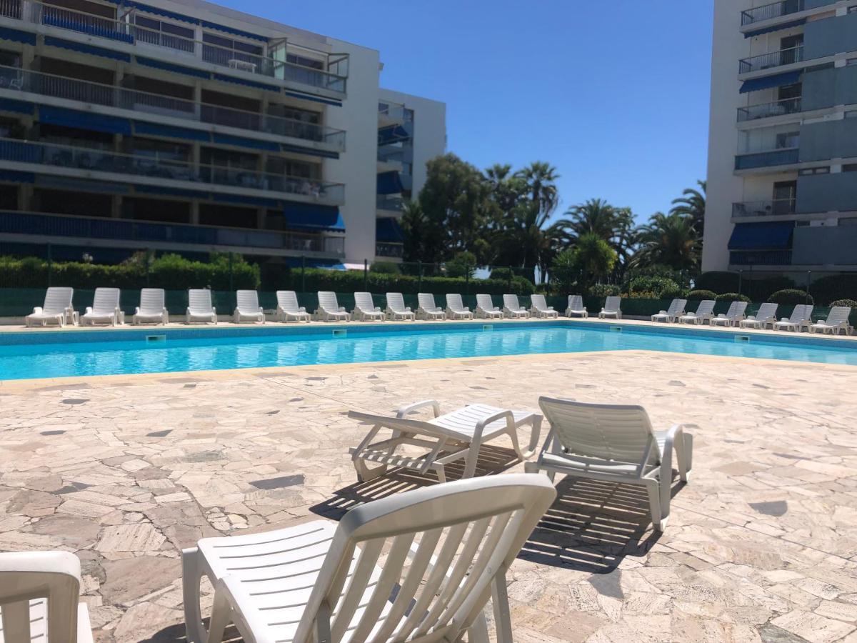 Appartement Au bord de la mer, vue plage , piscine, parking Cagnes-sur-Mer Extérieur photo