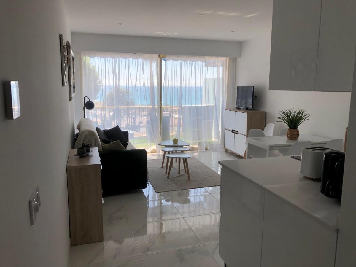 Appartement Au bord de la mer, vue plage , piscine, parking Cagnes-sur-Mer Extérieur photo