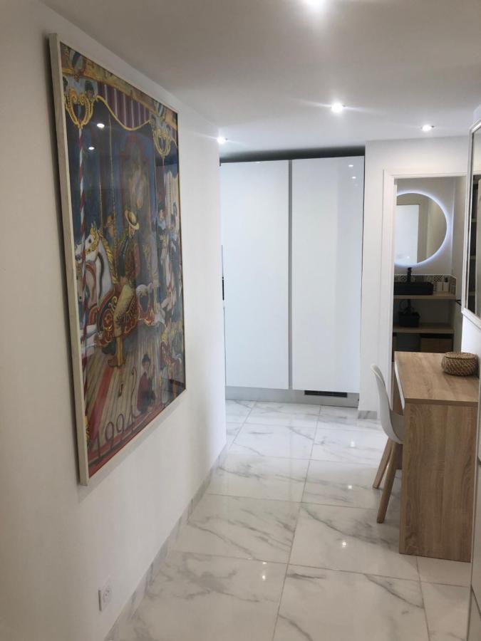 Appartement Au bord de la mer, vue plage , piscine, parking Cagnes-sur-Mer Extérieur photo