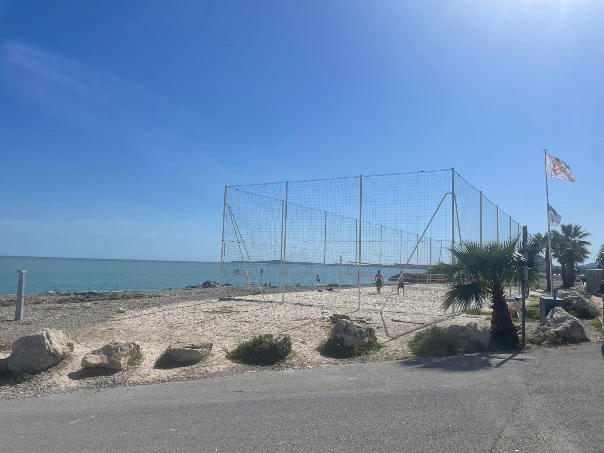 Appartement Au bord de la mer, vue plage , piscine, parking Cagnes-sur-Mer Extérieur photo