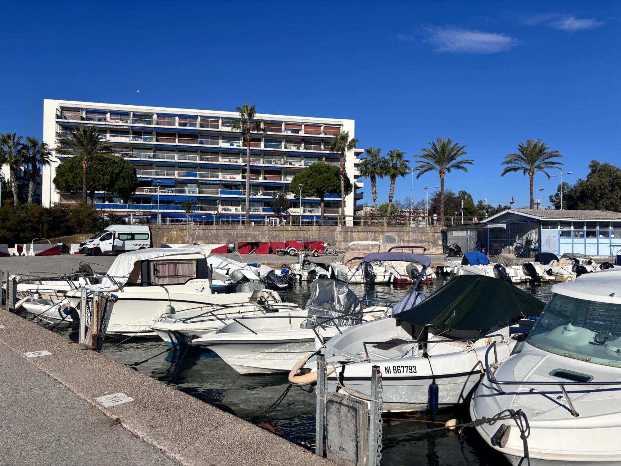 Appartement Au bord de la mer, vue plage , piscine, parking Cagnes-sur-Mer Extérieur photo