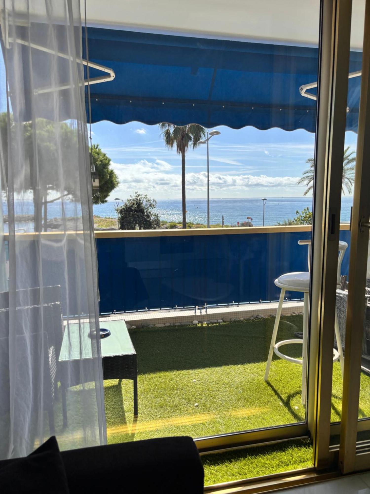 Appartement Au bord de la mer, vue plage , piscine, parking Cagnes-sur-Mer Extérieur photo