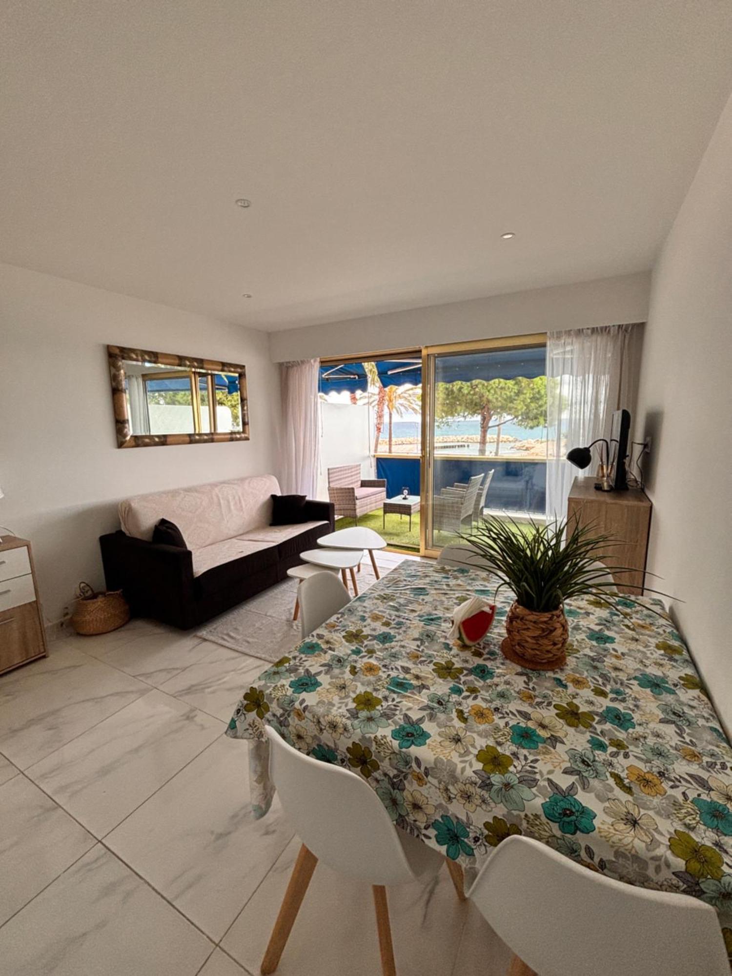 Appartement Au bord de la mer, vue plage , piscine, parking Cagnes-sur-Mer Extérieur photo