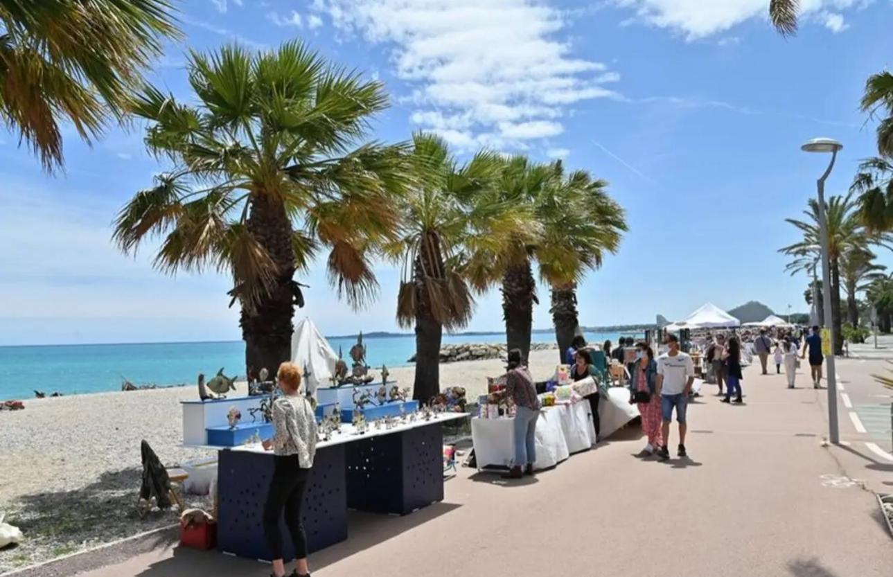 Appartement Au bord de la mer, vue plage , piscine, parking Cagnes-sur-Mer Extérieur photo